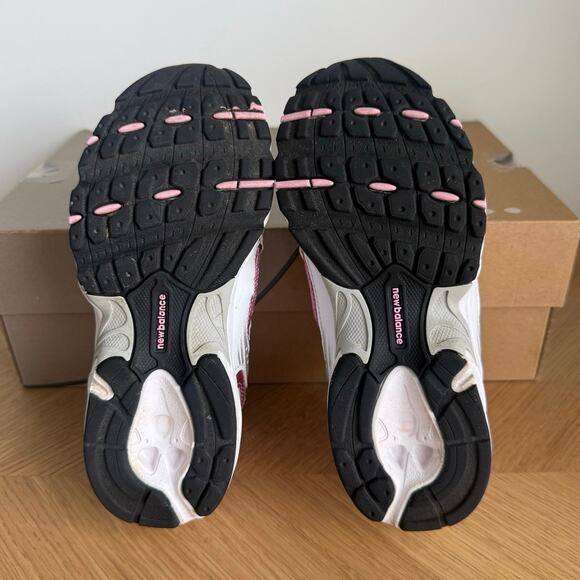 New Balance 530 Metallic Pink/White Kids Sneakers - SZ 1 Y - Picture 10 of 11